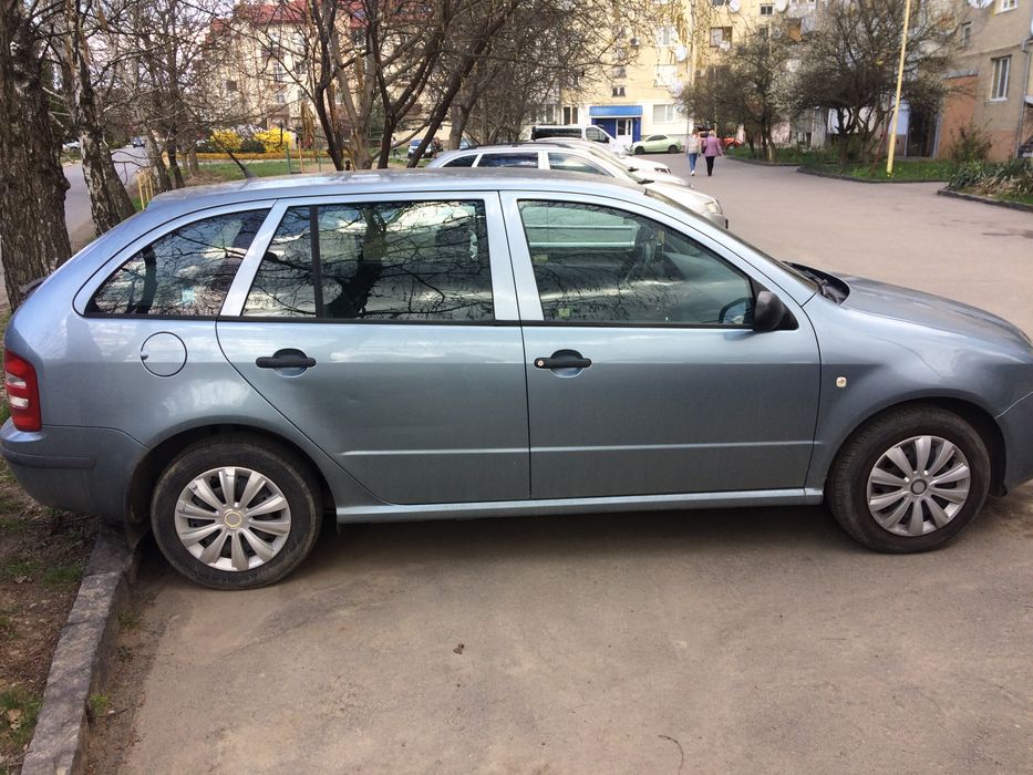 Шкода фабія універсал