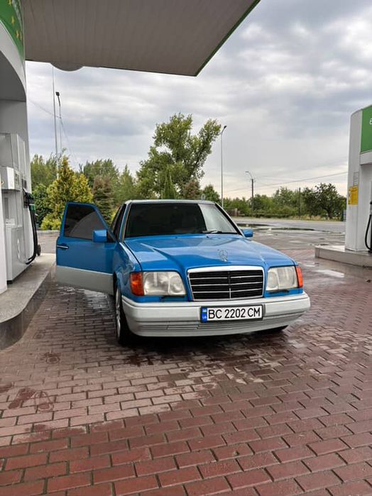 Продам Мерседес 124