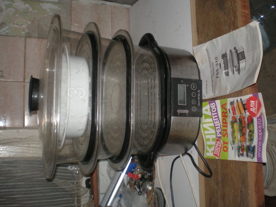 пароварка печет парит пароварит