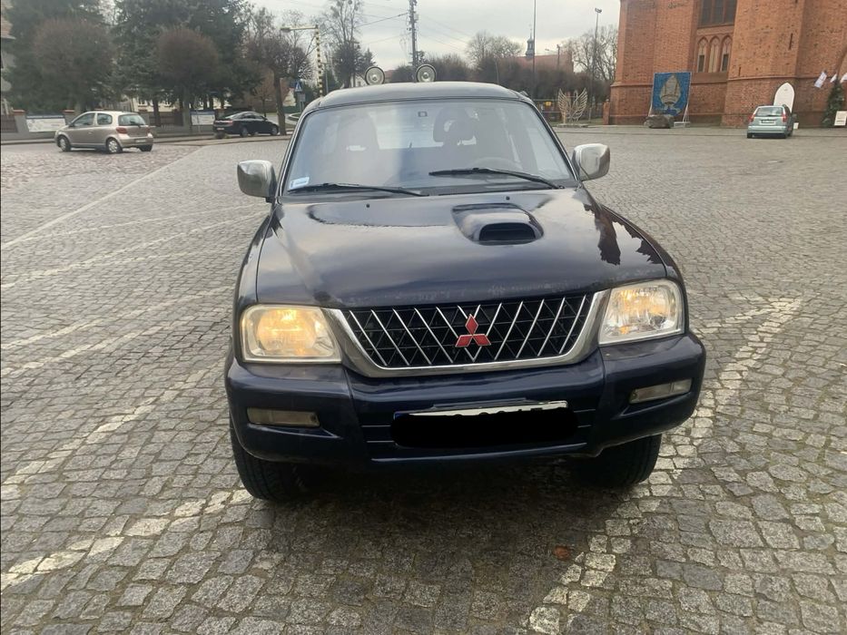 Mitsubishi L200 pickup