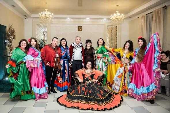 Цигани на Свято. Циганський театр. Виступ циган у Львові
