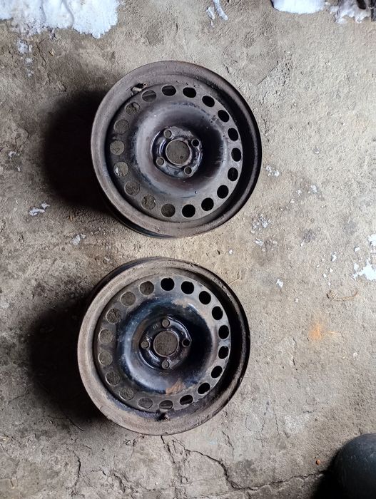 2 felgi R15 4x100 średnica środka 56mm