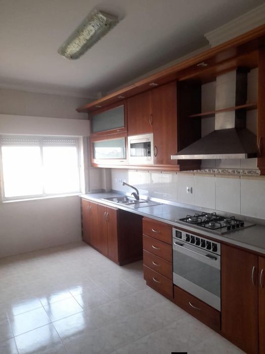 Apartamento T3 em Vale de Figueira, São Jo