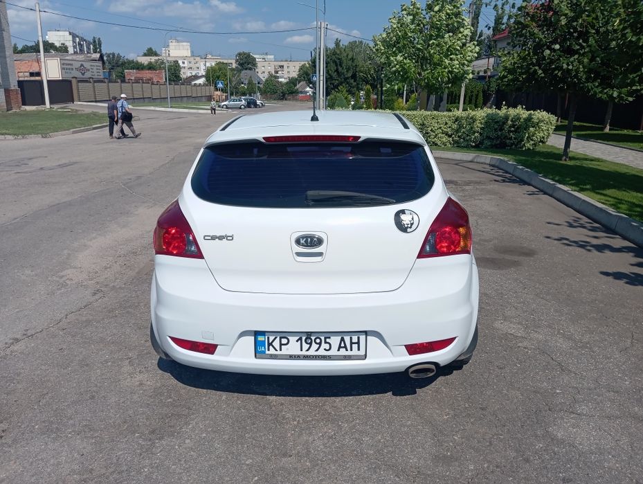 Киа Сид про 1.4 полностью обслужена.