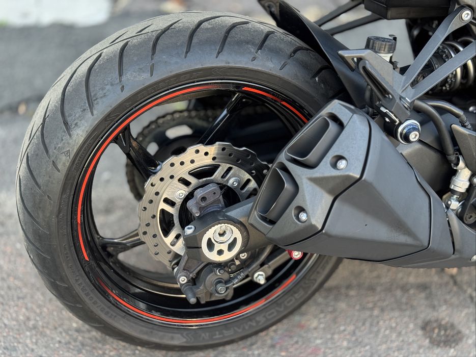 Мотоцикл Kawasaki Z1000 2012 рік