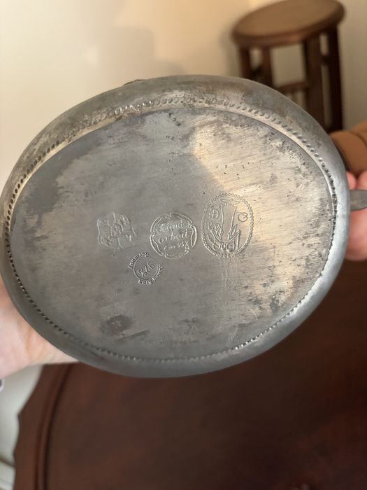 Conjunto de jarro e 2 copos em estanho