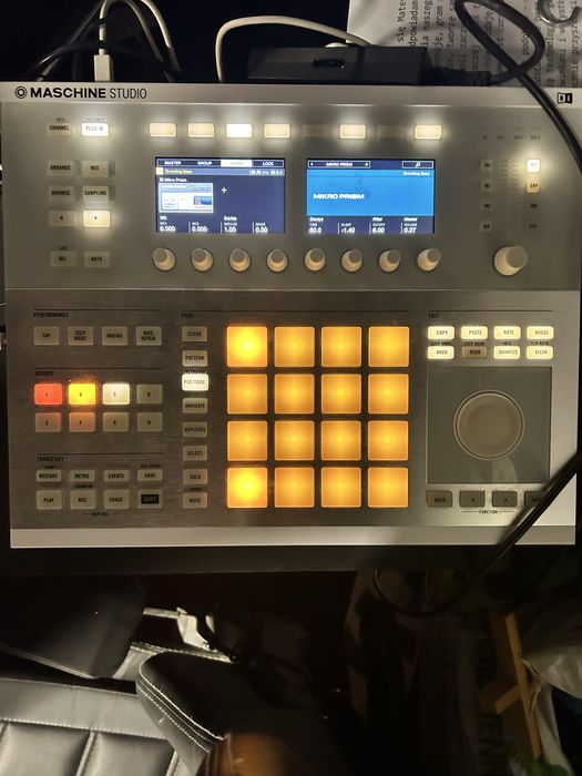NI MASCHINE STUDIO native instruments sampler loop bity IK MULTIMEDIA
