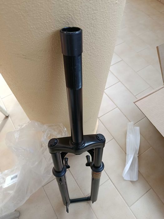 Suspensão  com rosca  1"1-8-25,4   -disc 28"  :Ø25,4 mm x 28".