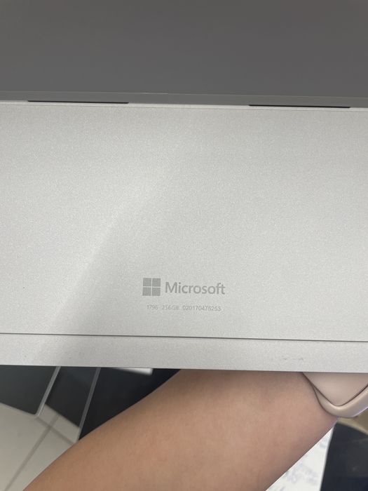 Планшети Microsoft pro 5 1796