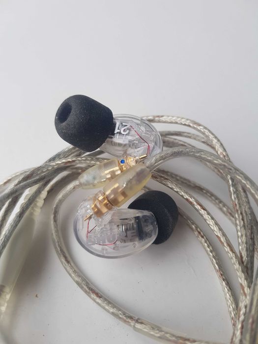 In-ear SHURE SE215