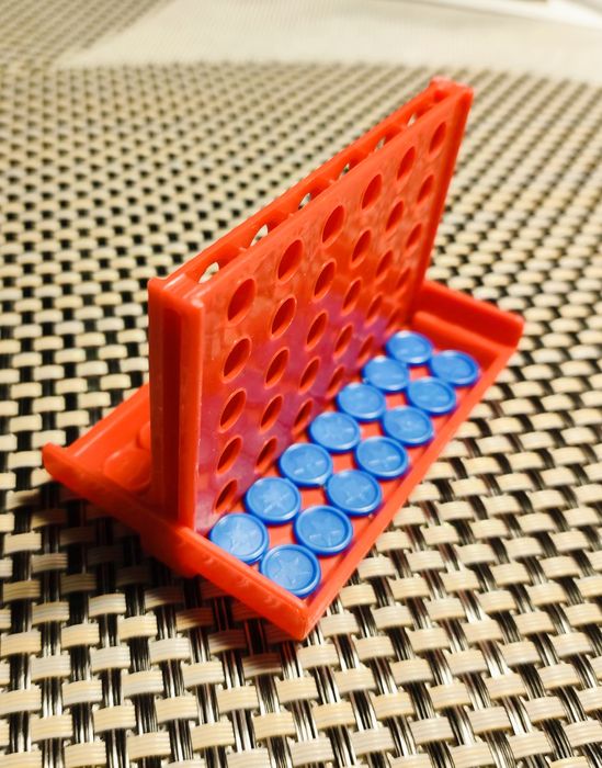 Gra 4 w rzędzie z plastiku