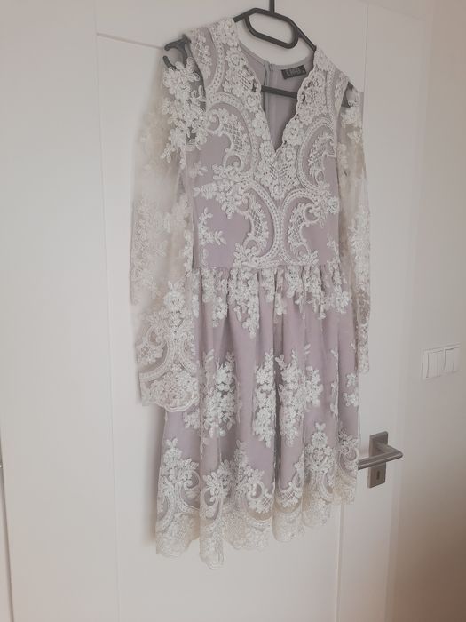 Sukienka z koronką 38