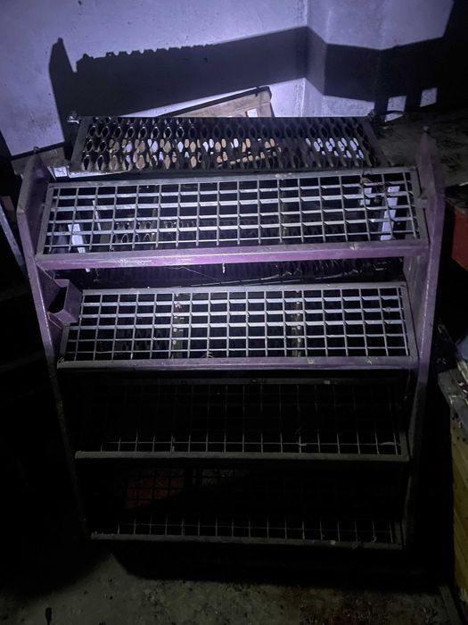 Schody solidnej i lekkiej konstrukcji do różnego przeznaczenia.