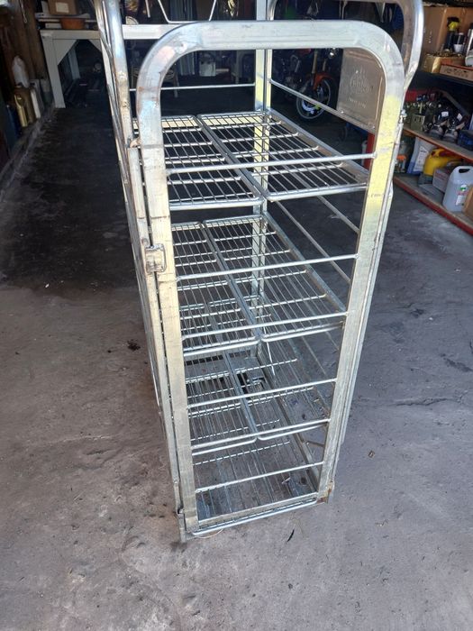 Wózek transportowy gniazdowy regał