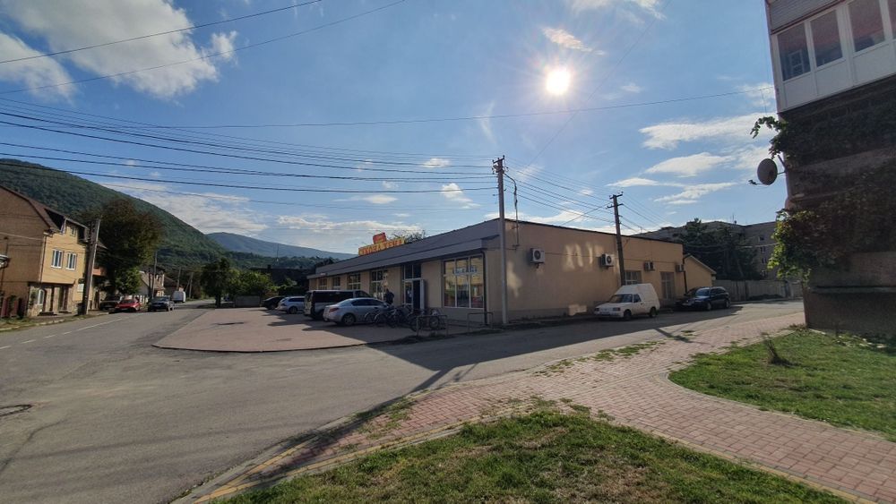 ПРОДАЖ ТОРГОВОГО КОМПЛЕКСУ в самому центрі м. Тячів вул. Шапошнікова