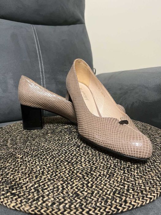 жіночі туфлі шкіряні беж