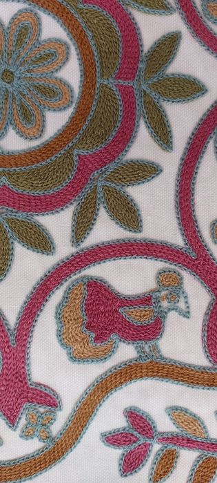 Almofada bordada - Origem Dubai