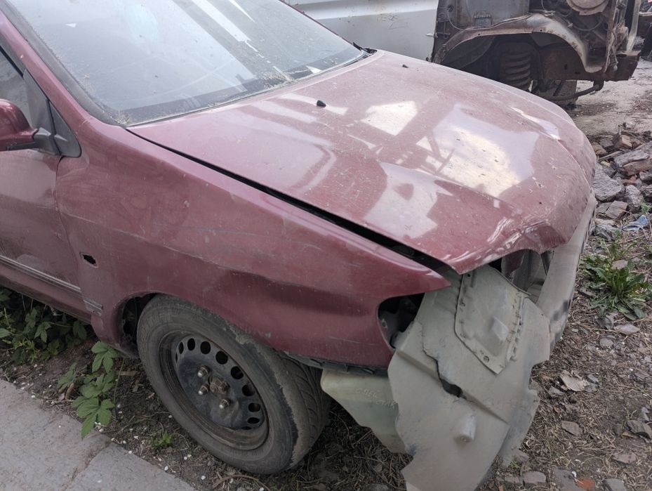 Mitsubishi space star на деталі