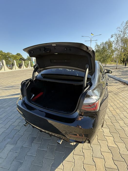 Продам BMW 3 Series 2012