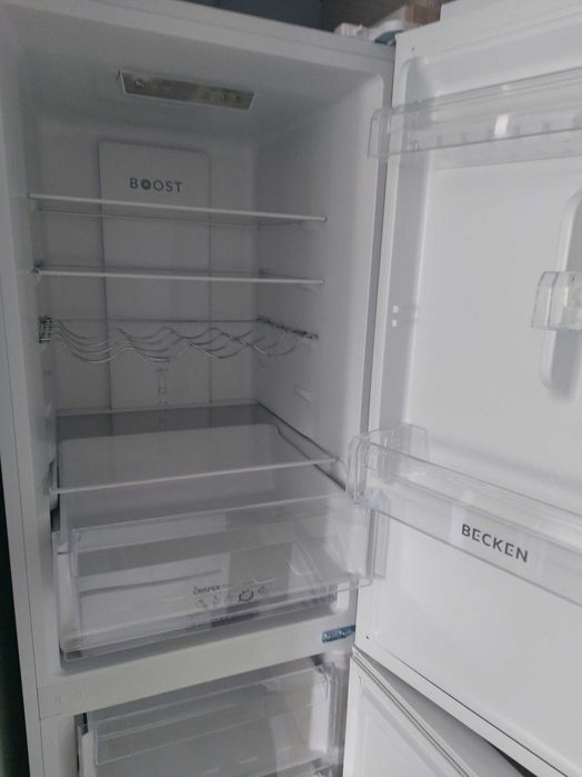 Frigorífico Becken BC4322WH – Como Novo (apenas 4 meses de uso)