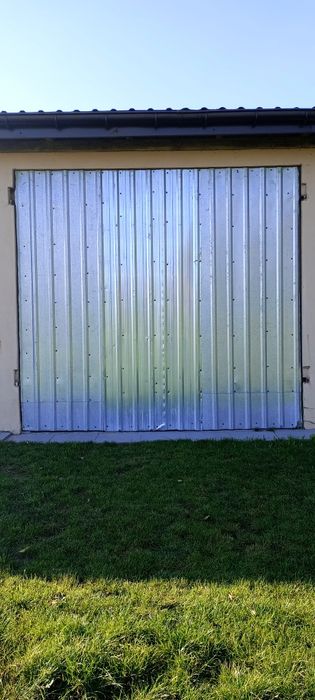 Drzwi do garażu. Garażowe. 2.95 cm x3.25 cm