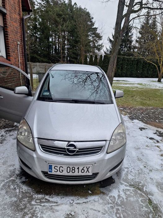 sprzedam auto Opel Zafira 2010