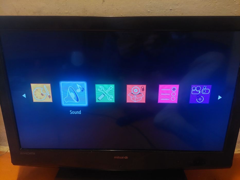 Mitsai 26" LCD TV 

Mitsai 26-inch LCD TV in good condition. Come