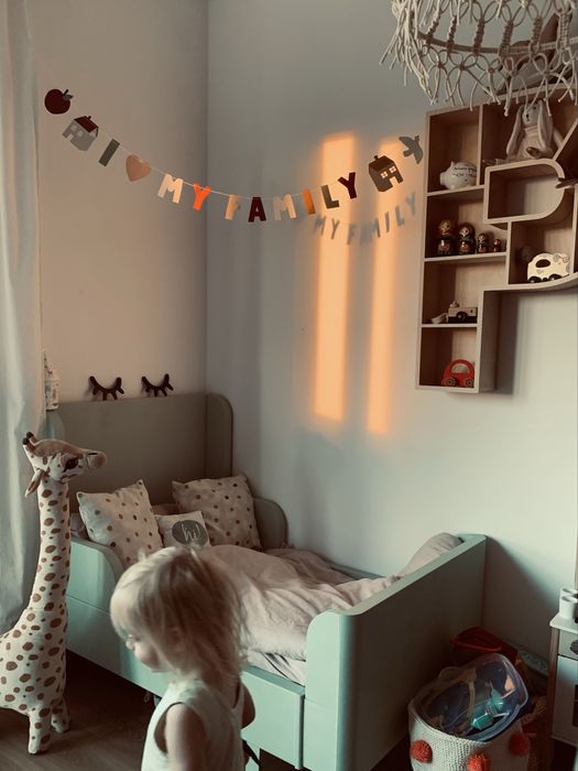 Ikea Busunge turkusowe łóżko