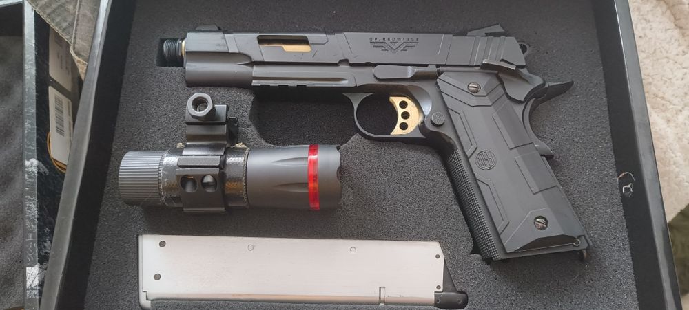Airsoft 1911 Rossi redwings