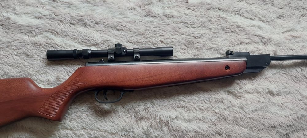 Vendo ou troco carabina de ar comprimido da  Norica, calibre 5.5mm