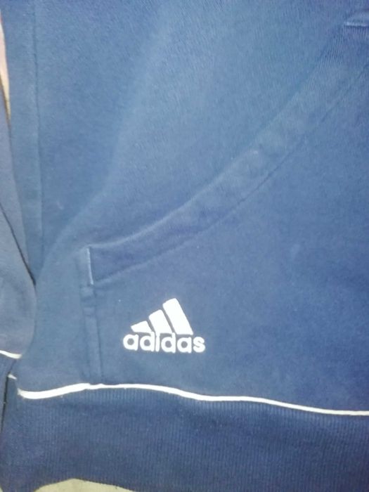 Camisola Adidas azul Escuro com bordado