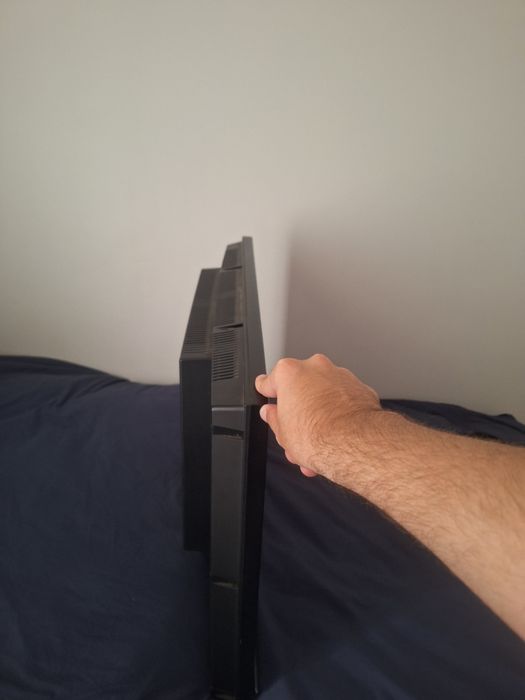 Tv BEKO 26" em bom estado, vem com suporte para pendurar na parede