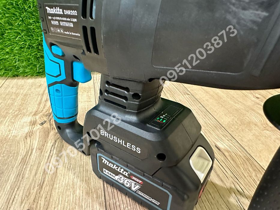 Аккумуляторный Перфоратор Makita DHR202 36V 8Ah бесщеточный 3,3 Дж