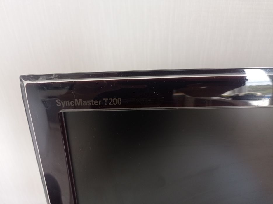 Монітор Samsung syncmaster t200
