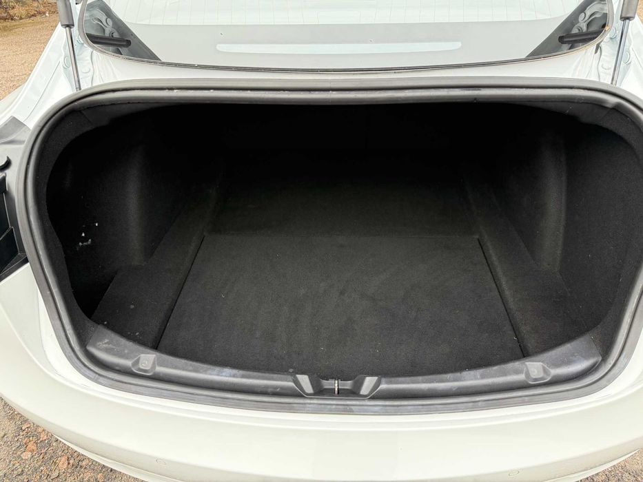 Продам Tesla Model 3 2018