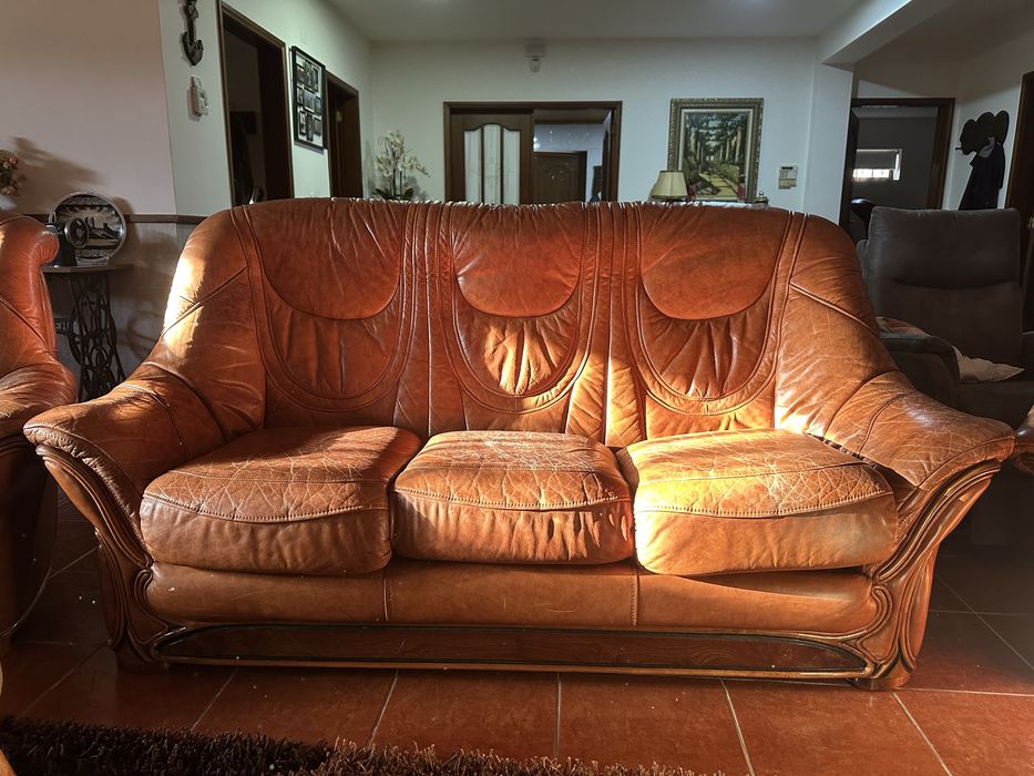 Sofás em pele em ótimo estado!