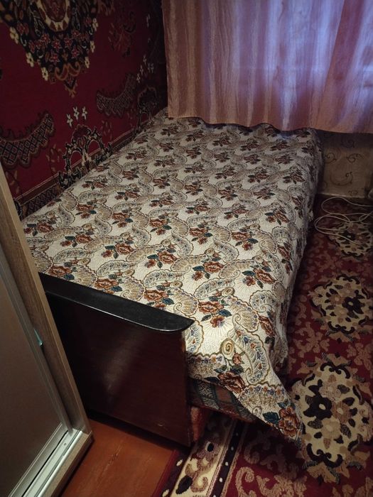 Диван старого зразка (ссср). Дешево.