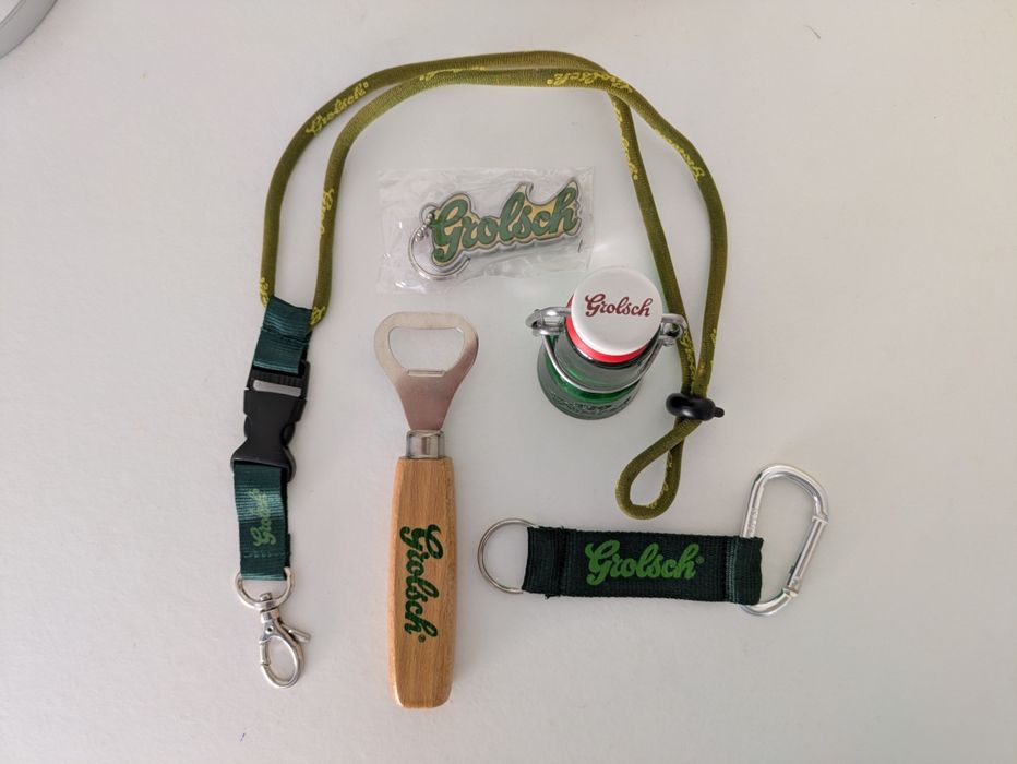 Cerveja Grolsch Merchandising

Inclui os elementos presentes na imagem