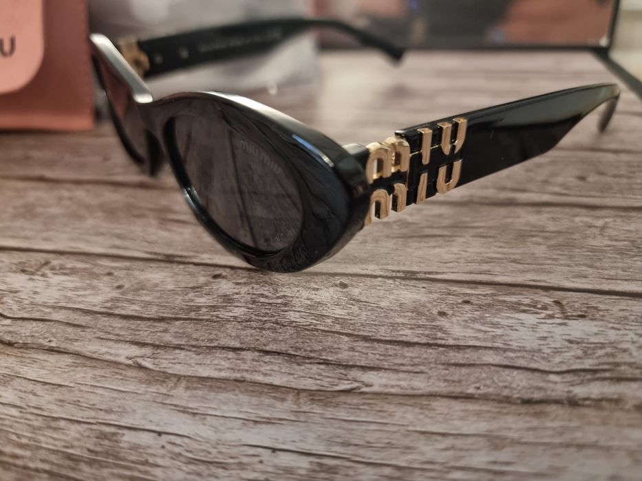 Okulary Miu miu.