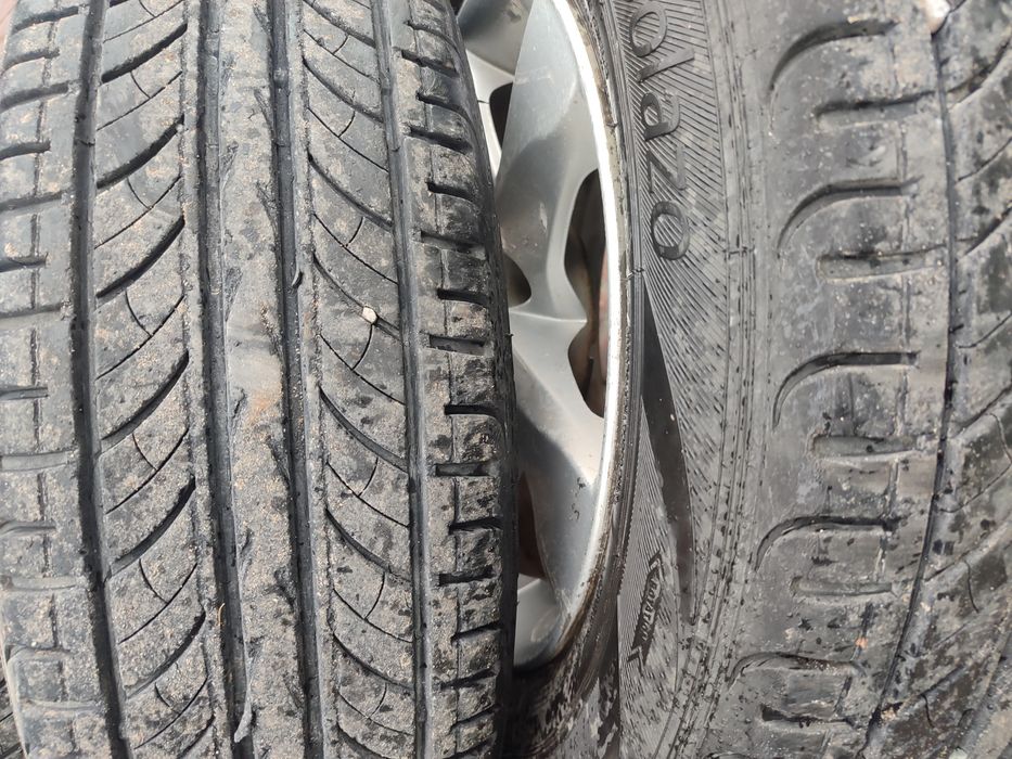 Комплект гума з дисками