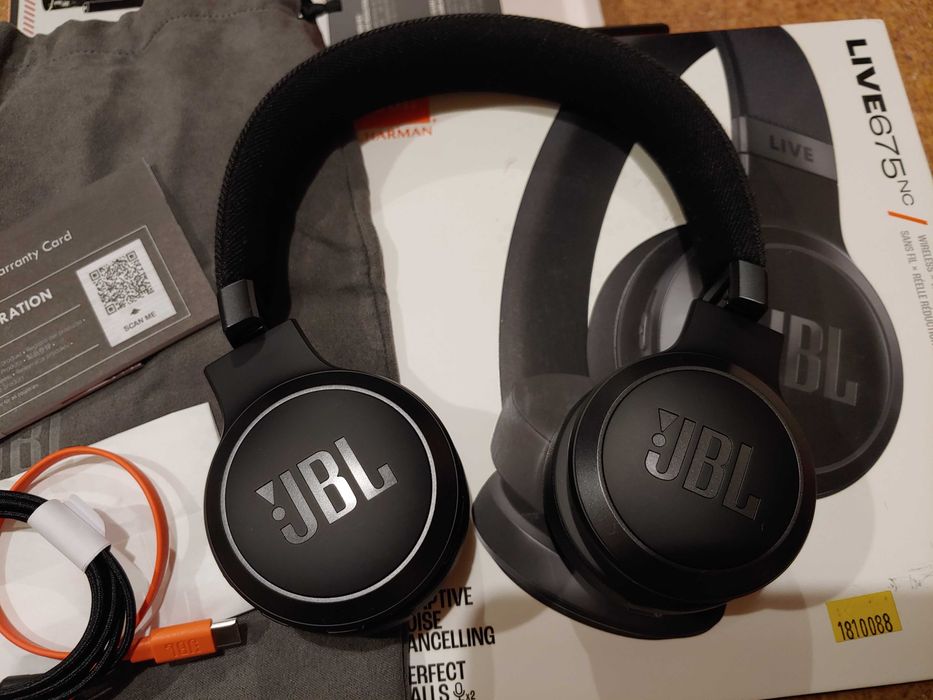 Беспроводные Bluetooth наушники JBL Live 675nc