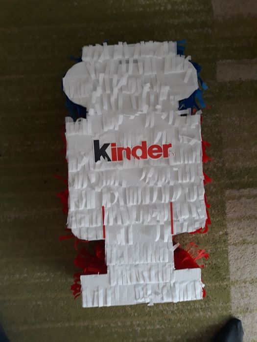 Piniata pinata Kinder Robot