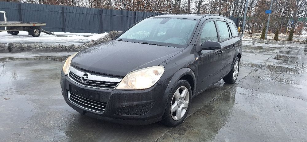 Caly Opel Astra H na części kod lakieru z20R