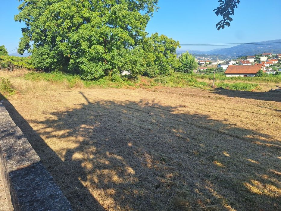 Vende-se ou alugar-se  terreno em Estradinha - Telões - Amarante