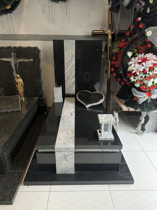 Гранітні памʼятники, військові памʼятники, європейський памʼятник