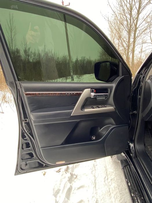 Toyota land cruiser 200