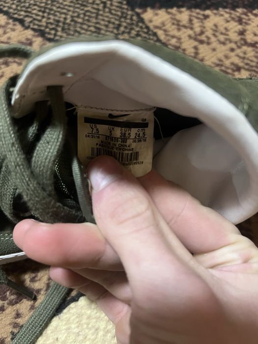 Кросівки Nike зелені 38.5 розмір