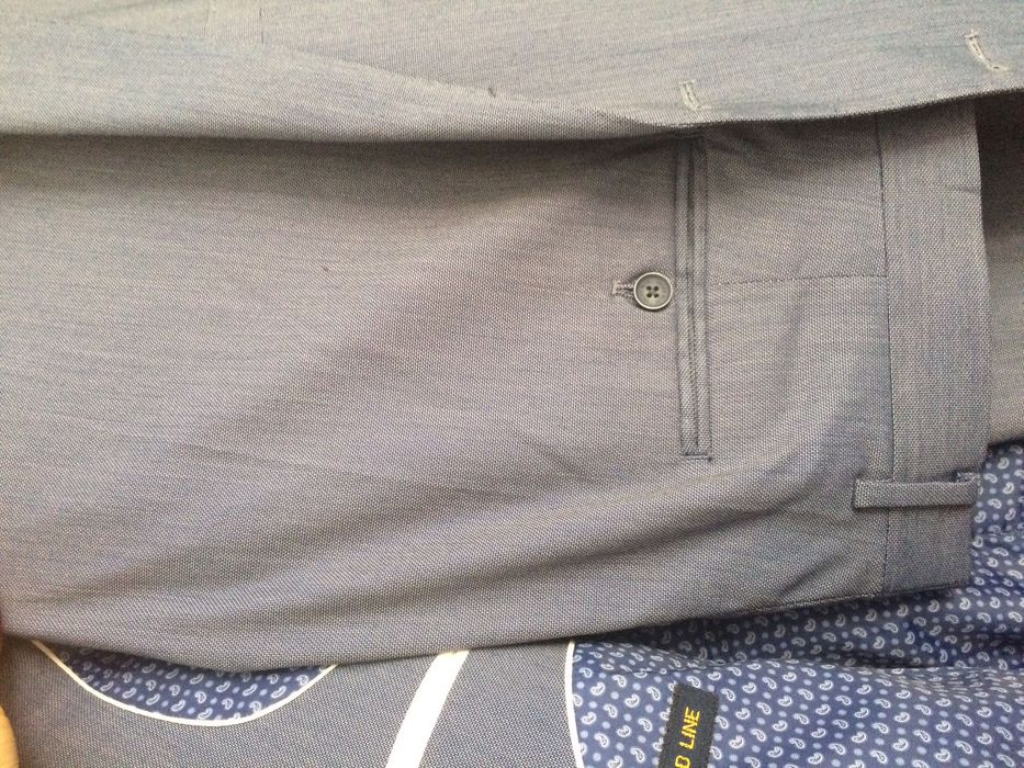 Fato de homem muito giro super  moderno tons azul usado apenas uma vez