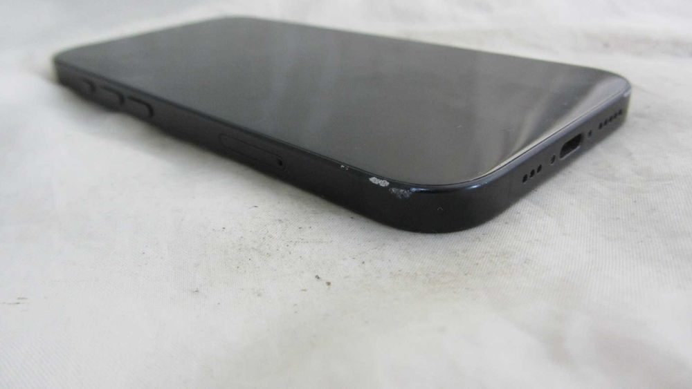 Apple iPhone 16 Black