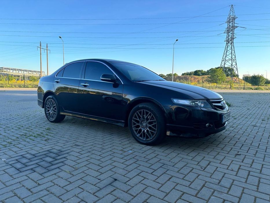 Продам надійне авто повністю обслужене була заміна ГРМ масла фільтра в акпп та двигуні ходова зроблена  відрегульовані клапана замінені колодки та тормодні диски поміняні підшипники та багато іншого просто сів поїхав . Авто на зимовій гумі та на других исках . рідний пробіг 200т другий власник із мінусів потребує покраски капота поліз лак . Без Газа  ніколи не стояв . Причина продажі придбав інше авто .